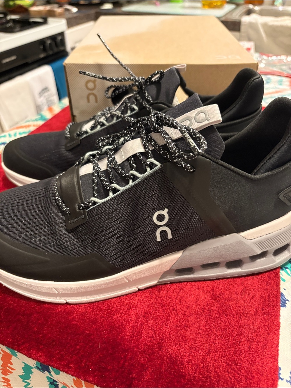 On Running Cloudnova Men’s Black Athletic Sneakers new in box 9.5 mens women 11